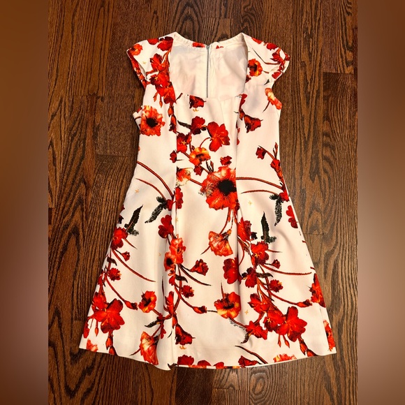 Gorgeous Karen Millen tulip shaped dress with red flowers - Picture 11 of 16